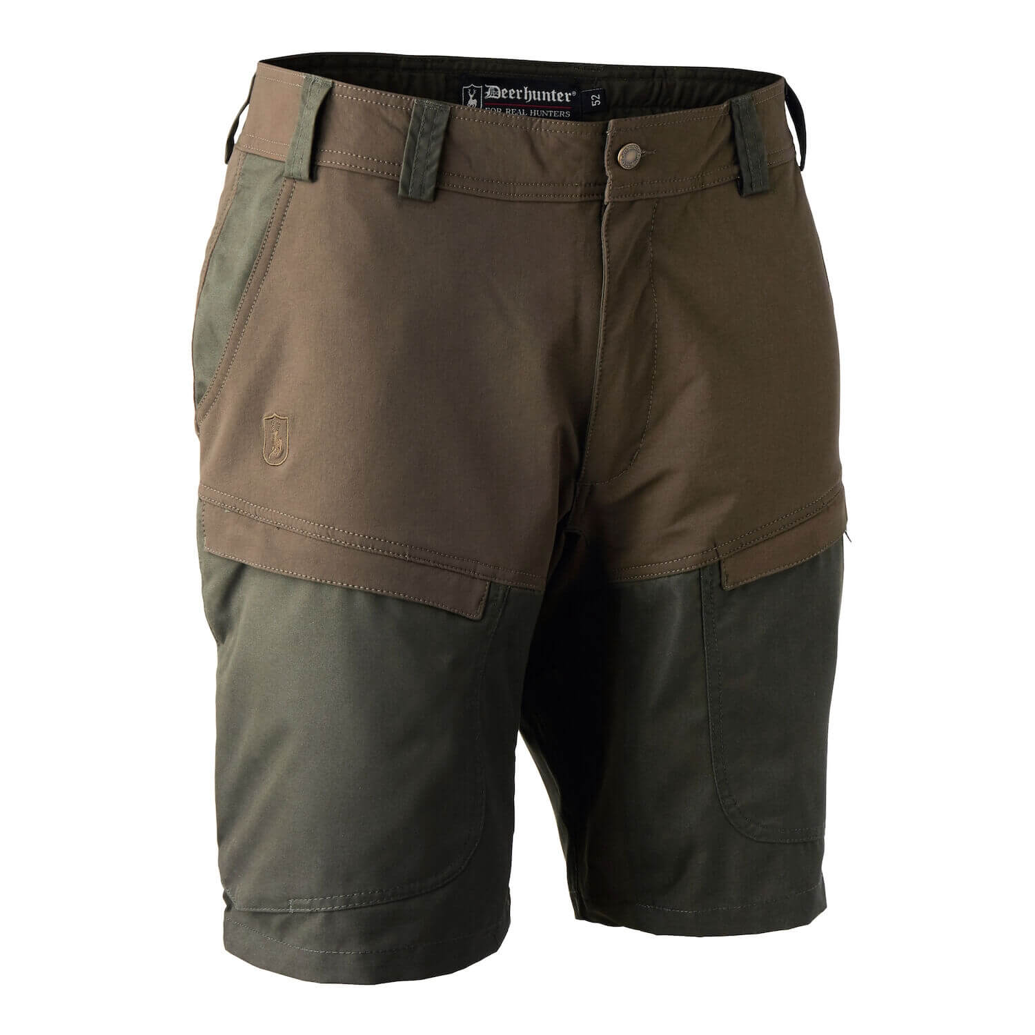 Opdag Deerhunter Strike Shorts i Deep Green, designet til både jægere og friluftsentusiaster, der værdsætter kvalitet og funktionalitet. Disse shorts er fremstillet med avanceret Teflon Shield-behandling, der gør dem vand- og smudsafvisende – ideelle til udendørs aktiviteter under varierende forhold. Med praktiske lommer og en komfortabel pasform er de perfekte til både jagt og hverdagsbrug. Gå ikke glip af muligheden for at kombinere stil med funktionalitet i naturen.

- Vand- og smudsafvisende behandling
- Teflon Shield-teknologi for ekstra beskyttelse
- Praktiske lommer til opbevaring
- Komfortabel pasform til alle bevægelser
- Forbedret slidstyrke til udendørs brug
- Ideelle til jagt og friluftsaktiviteter